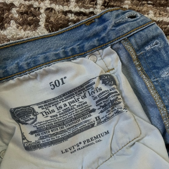 Levi’s 501 Cutoff Shorts - Picture 4 of 5